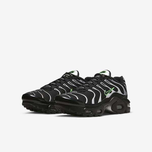 Kids' Nike Air Max Plus Older Sneakers Black / Green / Metal Silver / Black | NK941REG