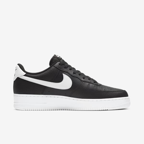 Men's Nike Air Force 1 07 Sneakers Black / White | NK082CPJ