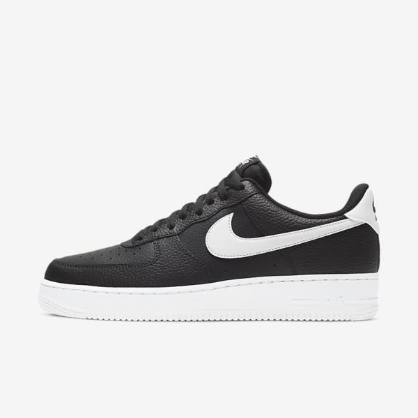 Men\'s Nike Air Force 1 07 Sneakers Black / White | NK082CPJ