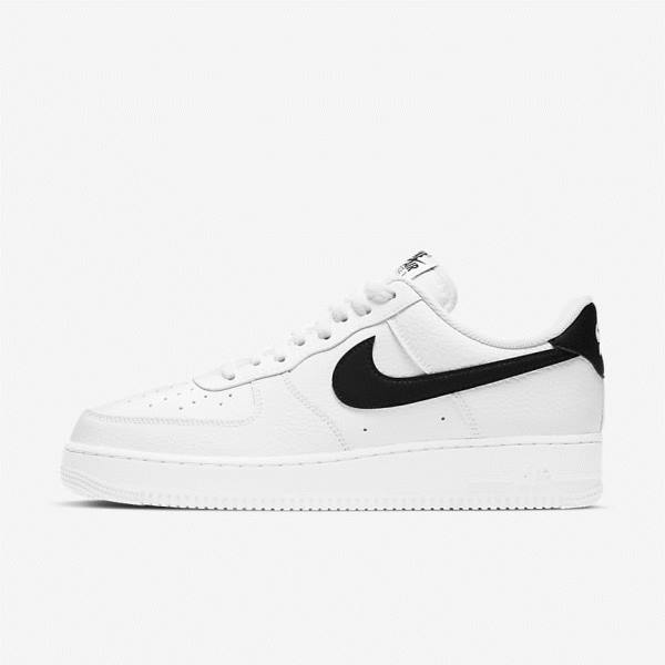 Men\'s Nike Air Force 1 07 Sneakers White / Black | NK498CAN