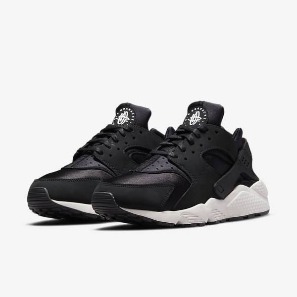 Men's Nike Air Huarache LE Sneakers Black / White | NK584UXJ