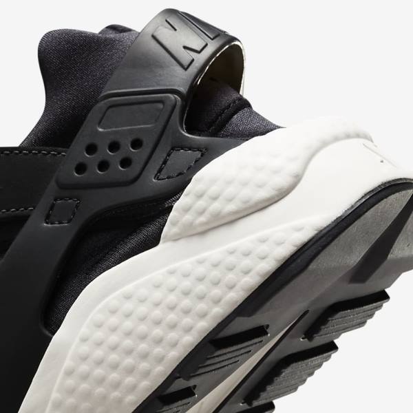 Men's Nike Air Huarache LE Sneakers Black / White | NK584UXJ