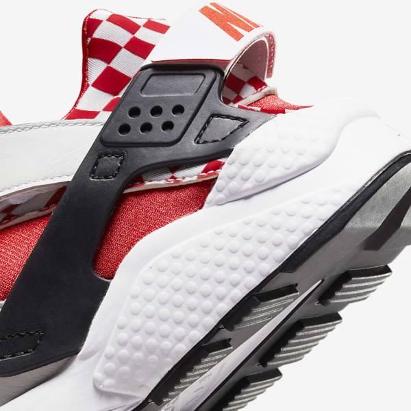 Men's Nike Air Huarache Premium Liverpool F.C. Sneakers White / Yellow / Red | NK152PMV