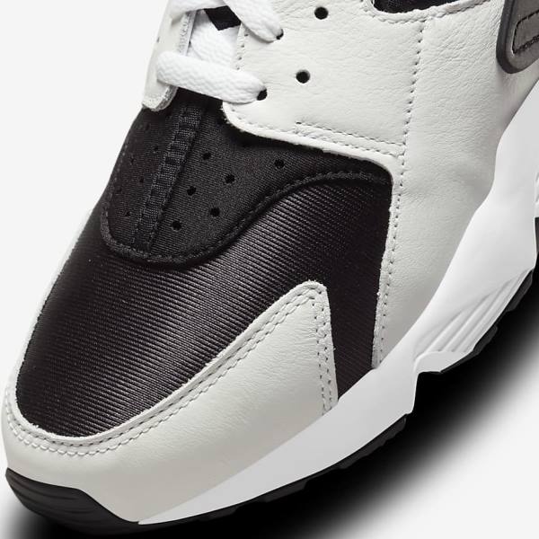 Men's Nike Air Huarache Sneakers Black / White | NK062VSO