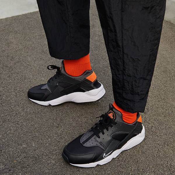 Men's Nike Air Huarache Sneakers Black / Orange / Grey / White | NK453JUR