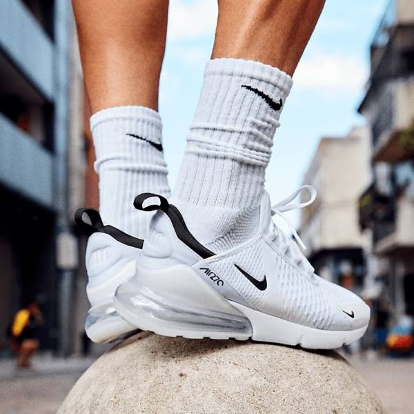 Men's Nike Air Max 270 Sneakers White / Black | NK681LFB