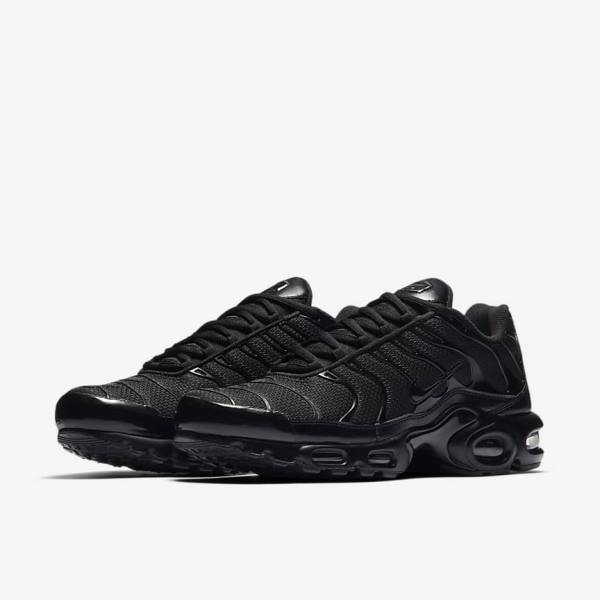 Men's Nike Air Max Plus Sneakers Black | NK190CJN