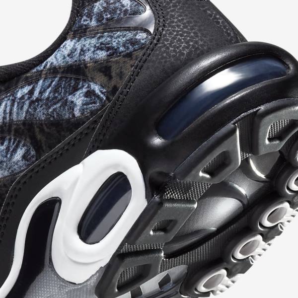 Men's Nike Air Max Plus Sneakers Black / White / Dark Grey / Black | NK237CQE