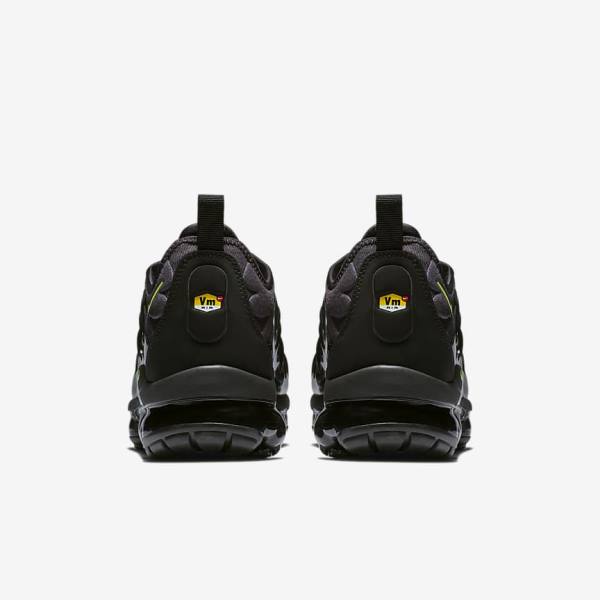 Men's Nike Air VaporMax Plus Sneakers Black / White | NK916LAD