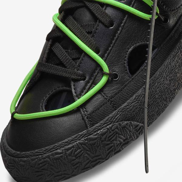 Men's Nike Blazer Low 77 x Off-White™ Sneakers Black / Green / Black | NK576BXL