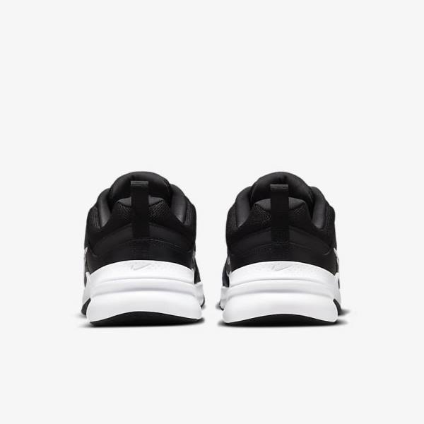 Men's Nike Defy All Day (Extra Wide) Sneakers Black / White | NK187RSY