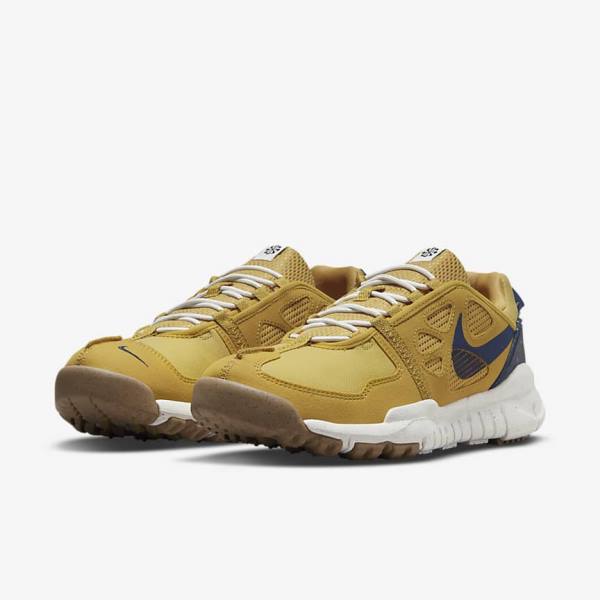 Men's Nike Free Terra Vista Sneakers Gold / Navy | NK708BCZ