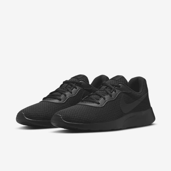 Men's Nike Tanjun Sneakers Black | NK215LVS