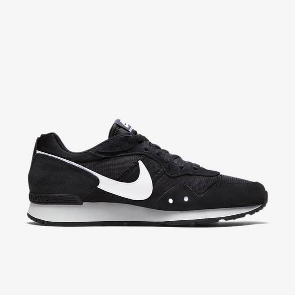 Men's Nike Venture Runner Sneakers Black / White | NK452XIP