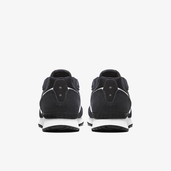 Men's Nike Venture Runner Sneakers Black / White | NK452XIP