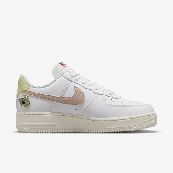 Women's Nike Air Force 1 07 SE Sneakers White / Blue / Pink | NK296TXR