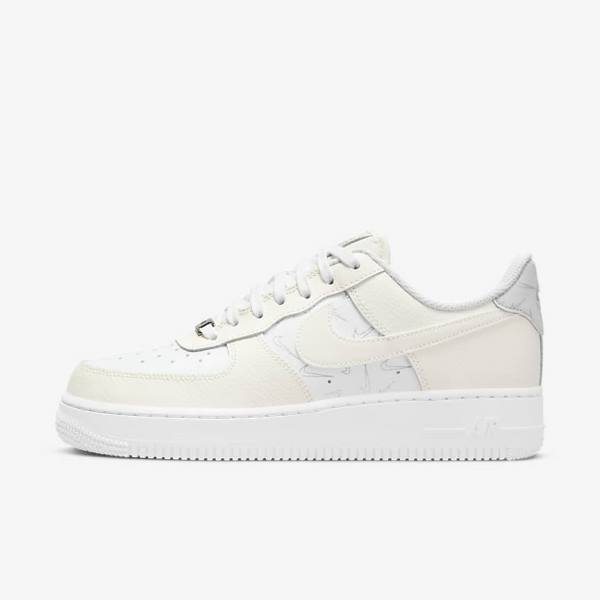 Women\'s Nike Air Force 1 07 Sneakers White / Platinum | NK378VOT