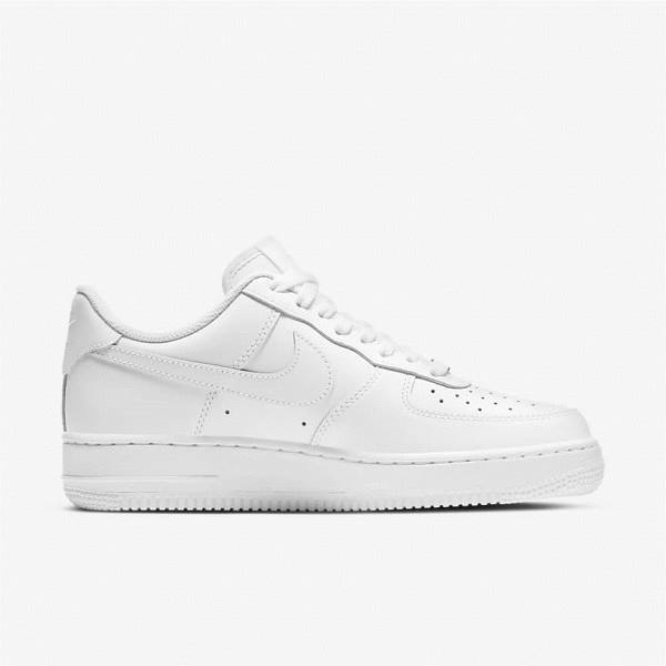 Women's Nike Air Force 1 07 Sneakers White | NK567DXL