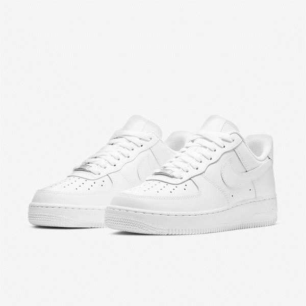 Women's Nike Air Force 1 07 Sneakers White | NK567DXL