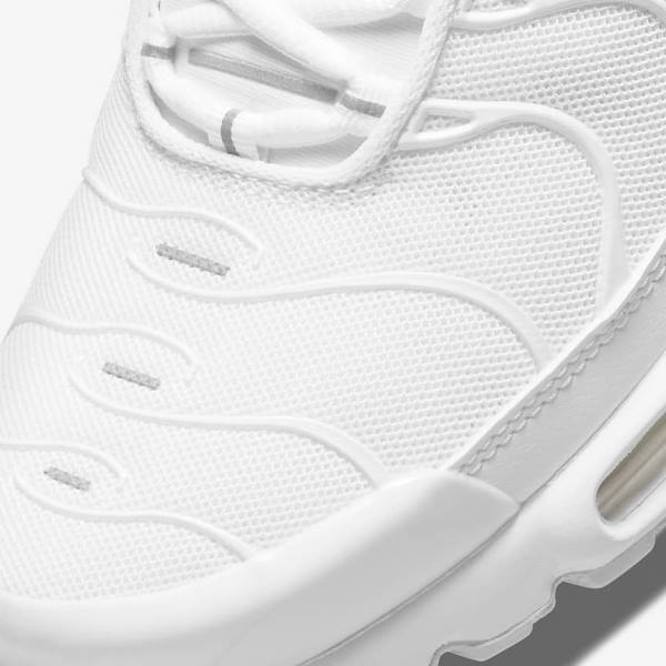 Women's Nike Air Max Plus Sneakers White / Platinum / White | NK592PCT