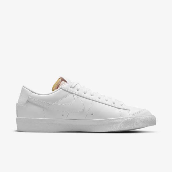 Women's Nike Blazer Low 77 Sneakers White | NK506XZV