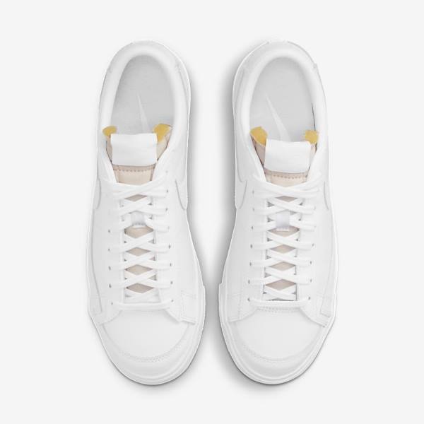 Women's Nike Blazer Low 77 Sneakers White | NK506XZV