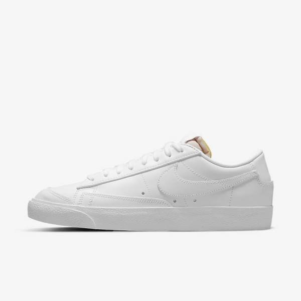 Women\'s Nike Blazer Low 77 Sneakers White | NK506XZV