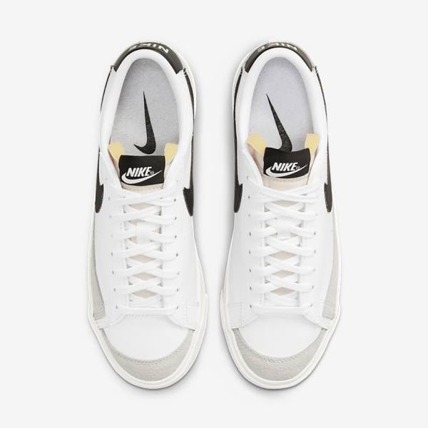 Women's Nike Blazer Low 77 Sneakers White / Black | NK683KON