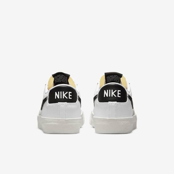 Women's Nike Blazer Low 77 Sneakers White / Black | NK683KON