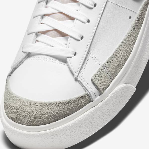 Women's Nike Blazer Low Platform Sneakers White | NK892RXE