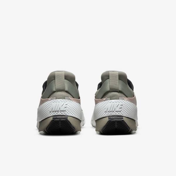 Women's Nike Go FlyEase Sneakers Black / White | NK987EGL