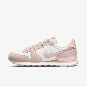 Women's Nike Internationalist Sneakers White / Khaki Grey / Light | NK495GNQ